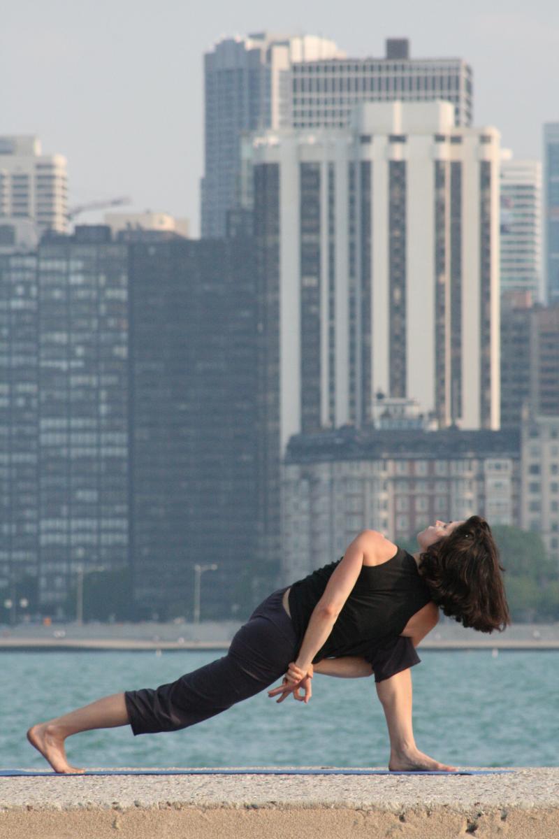 baddhaparivrrtaparsvakonasana